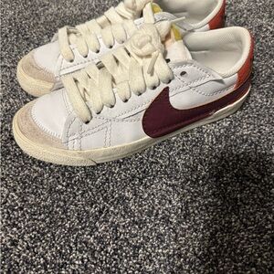 Nike Women's White and Burgundy Sneakers